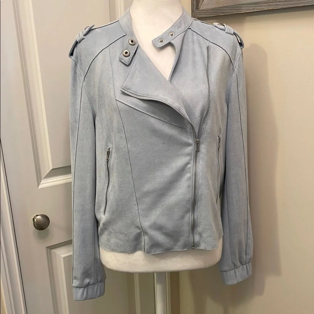 BLANK NYC Blue Suede Moto Jacket with Asymmetrical Design and Lapels. - Picture 3 of 14